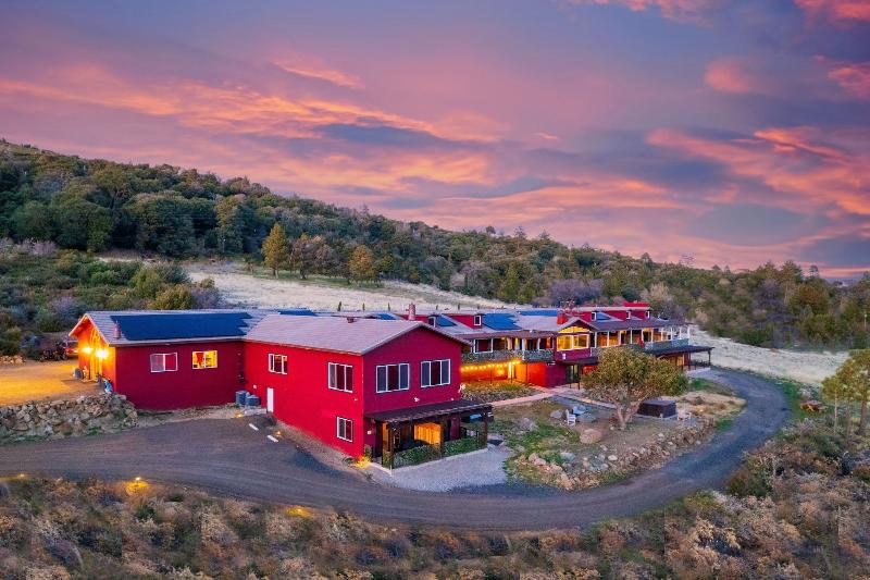 Quiet Mind Mountain Retreat image