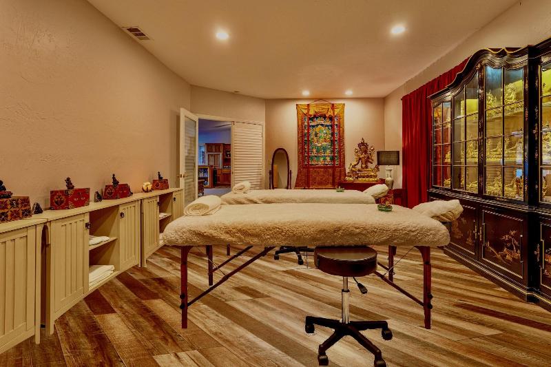Quiet Mind Mountain Retreat image