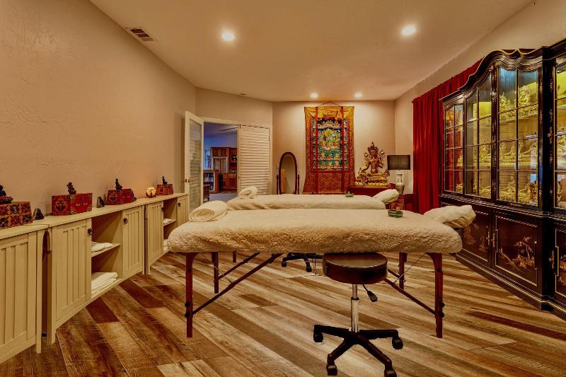 Quiet Mind Mountain Retreat image