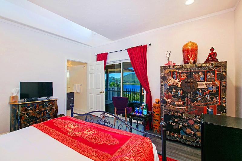 Quiet Mind Mountain Retreat image