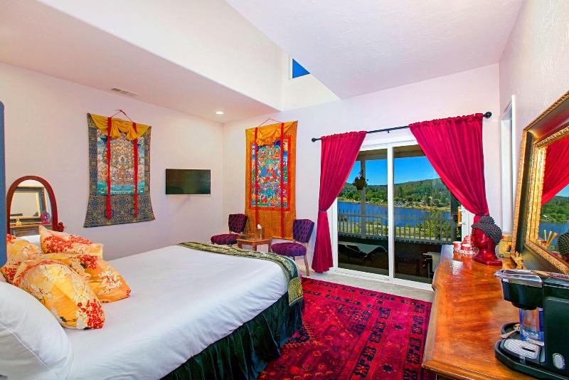 Quiet Mind Mountain Retreat image