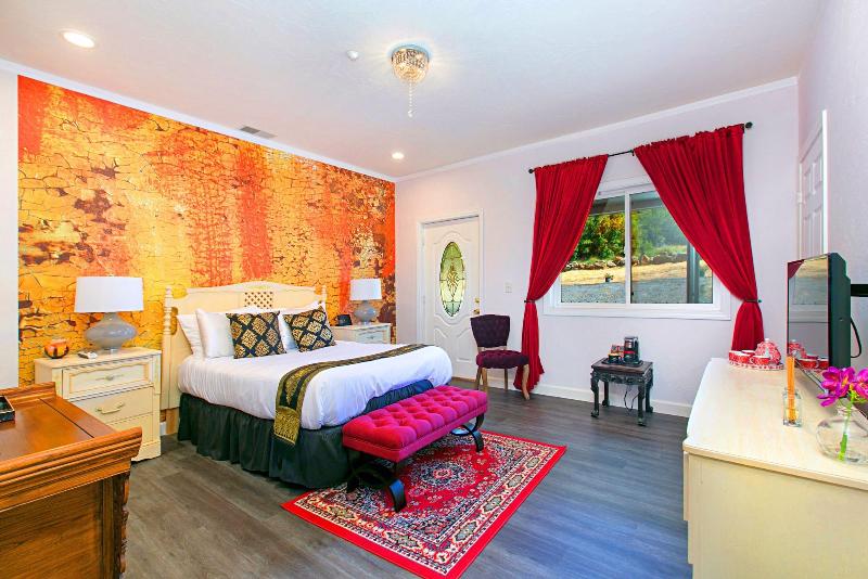 Quiet Mind Mountain Retreat image