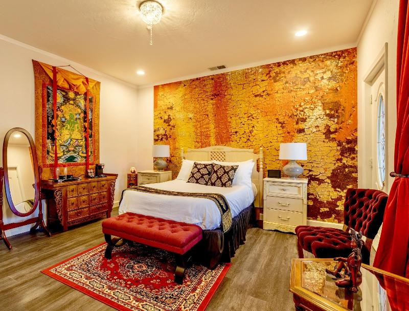 Quiet Mind Mountain Retreat image