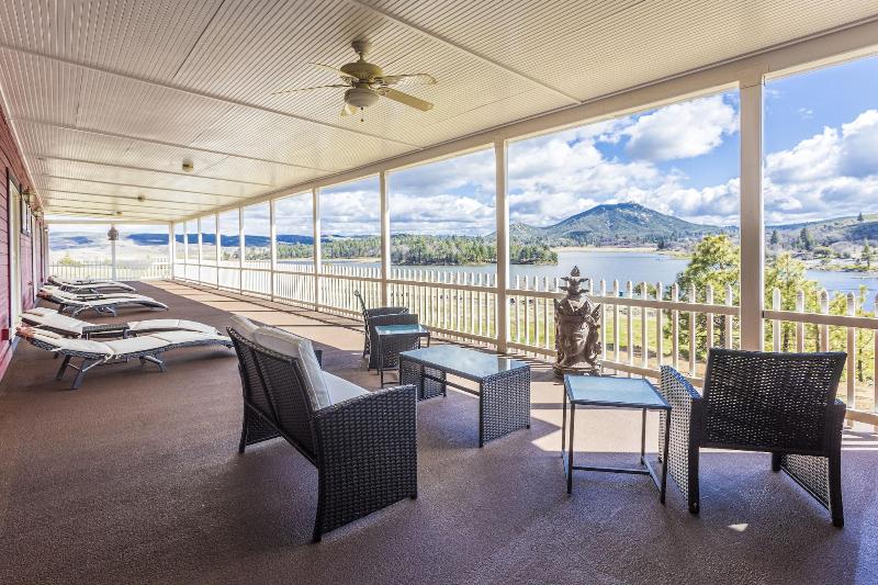Quiet Mind Mountain Retreat image
