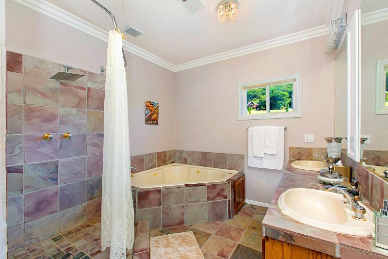 Quiet Mind Mountain Retreat image