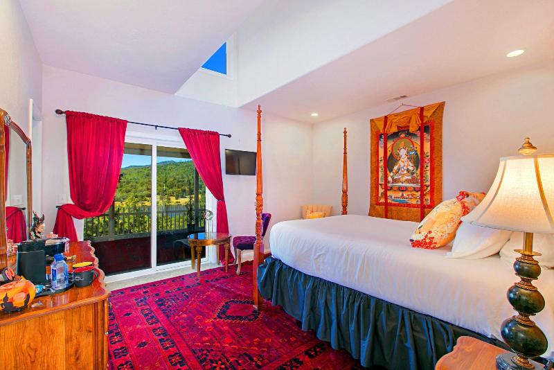 Quiet Mind Mountain Retreat image