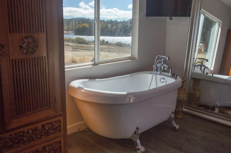 Quiet Mind Mountain Retreat image