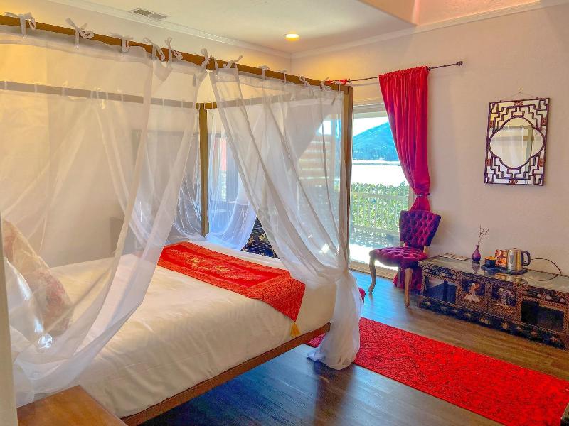 Quiet Mind Mountain Retreat image