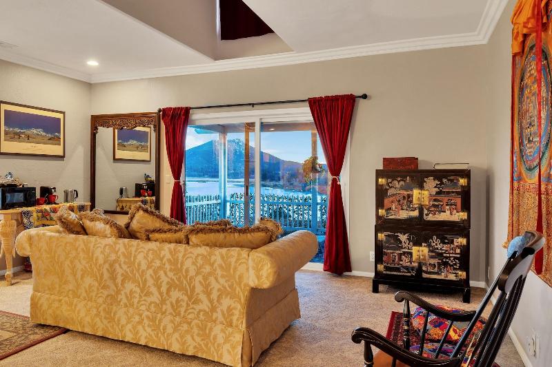 Quiet Mind Mountain Retreat image
