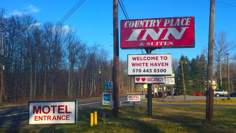 Country Place Inn And Suites image