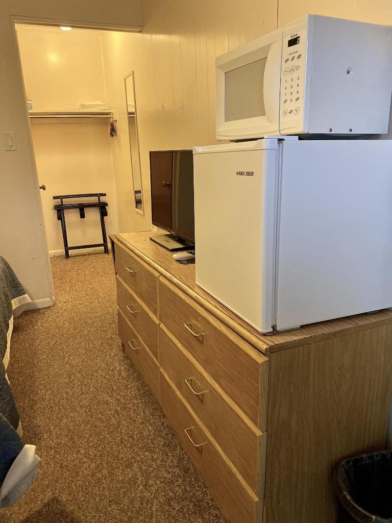 Country Place Inn And Suites image