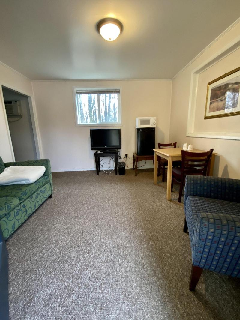 Country Place Inn And Suites image