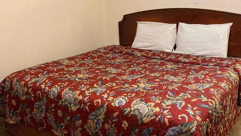 Country Place Inn And Suites image