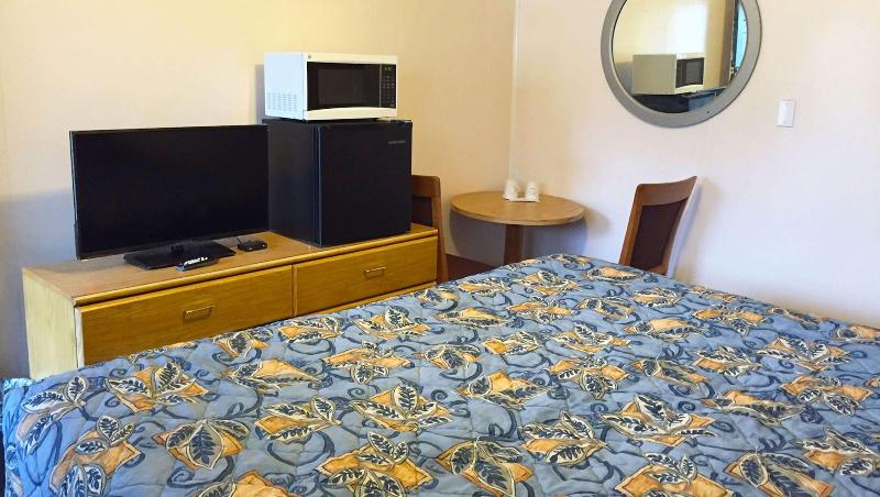 Country Place Inn And Suites image