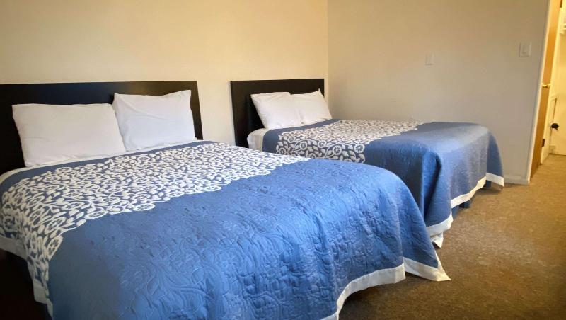 Country Place Inn And Suites image