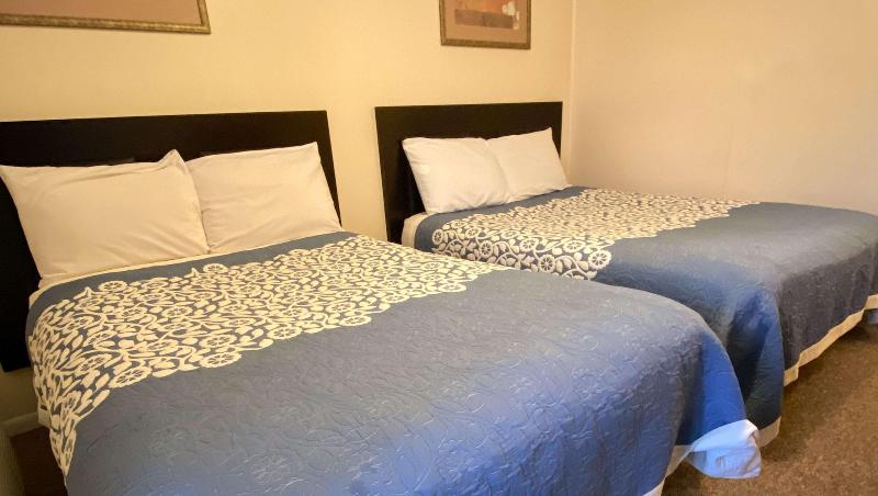 Country Place Inn And Suites image