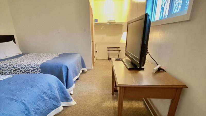 Country Place Inn And Suites image