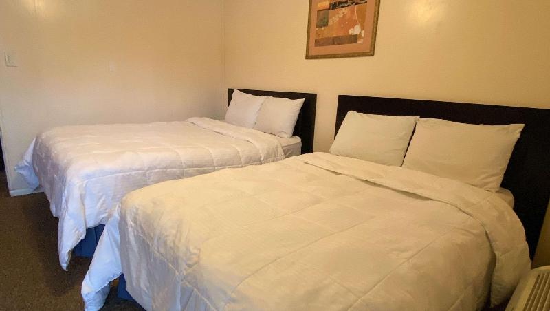 Country Place Inn And Suites image