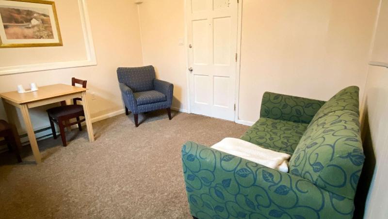 Country Place Inn And Suites image