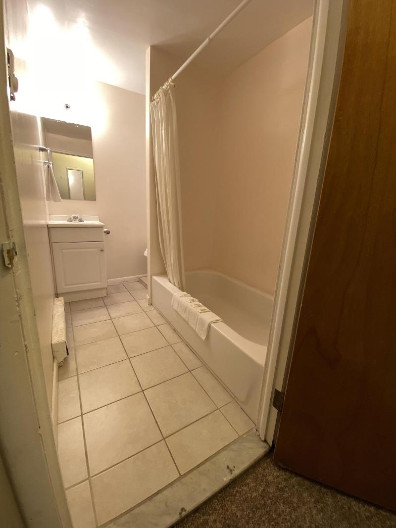 Country Place Inn And Suites image