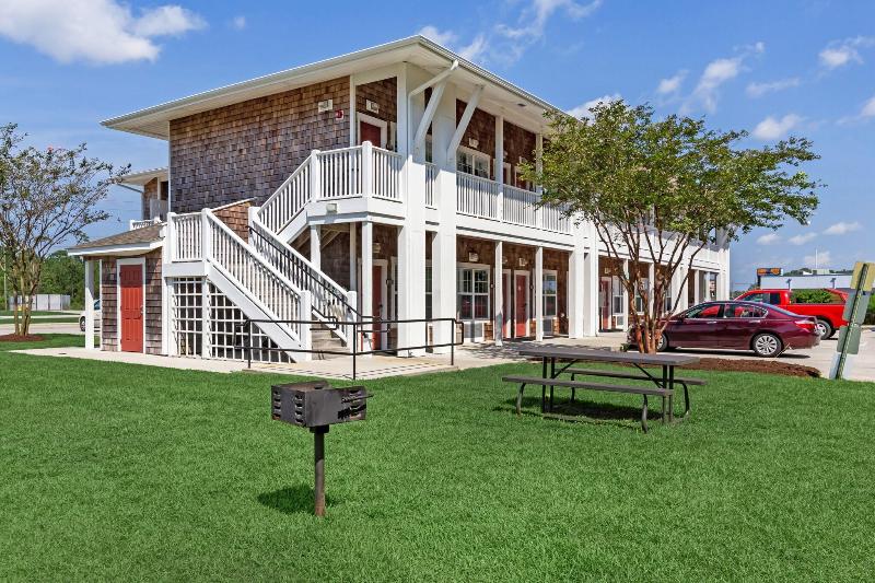 Topsail Shores Inn image