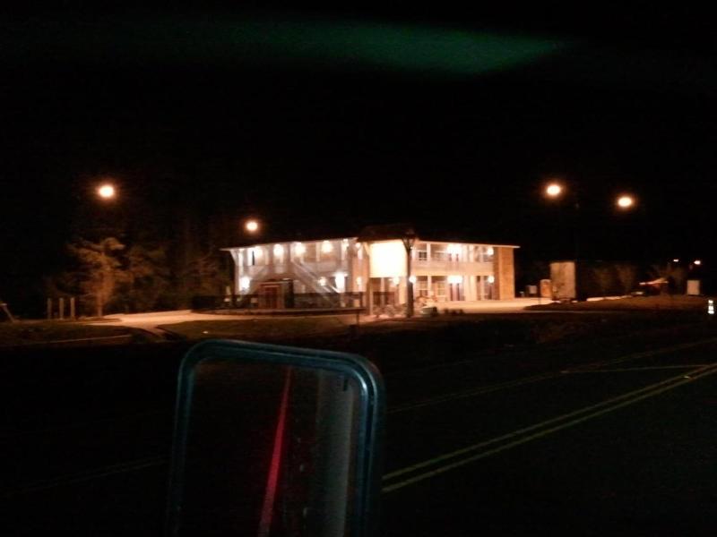 Topsail Shores Inn image