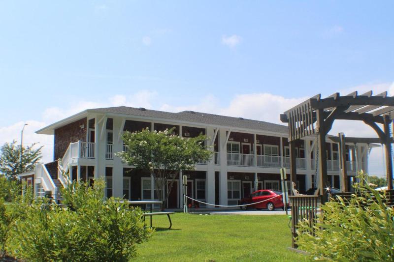 Topsail Shores Inn image