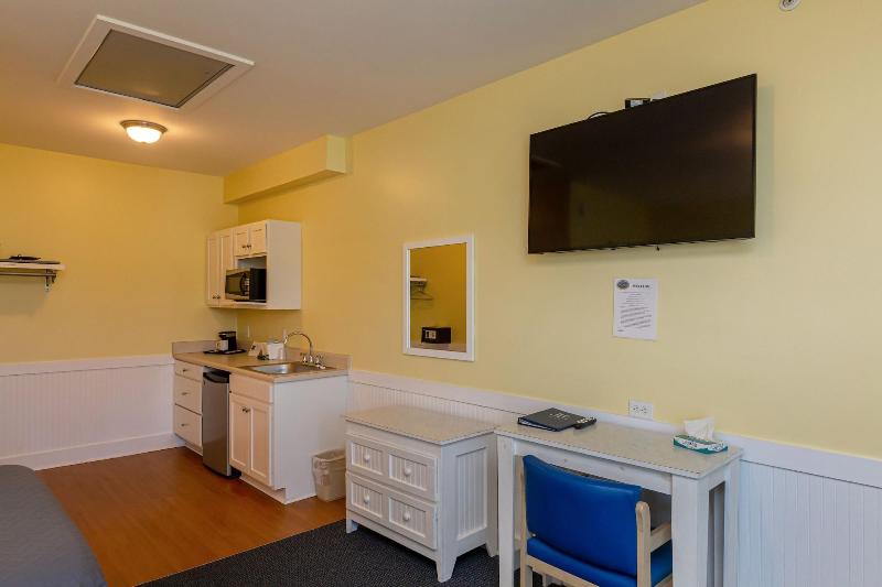 Topsail Shores Inn image