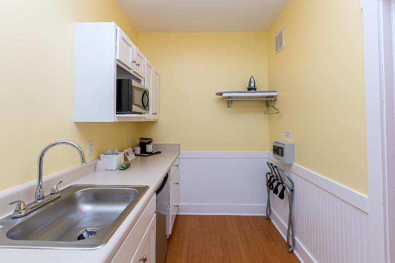 Topsail Shores Inn image