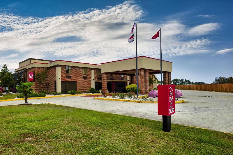 Red Roof Inn & Suites Jacksonville, Nc image
