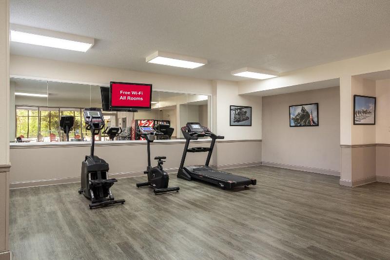 Red Roof Inn & Suites Jacksonville, Nc image