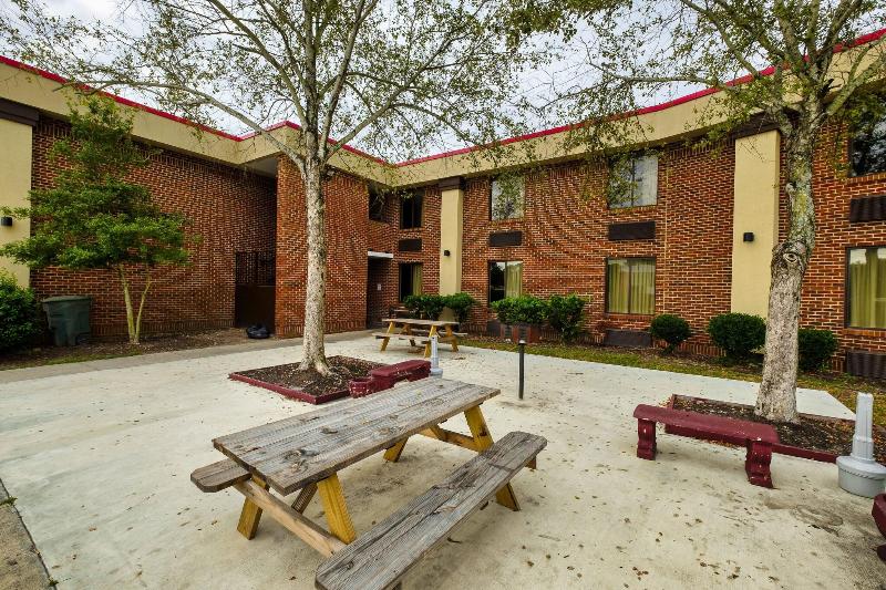 Red Roof Inn & Suites Jacksonville, Nc image