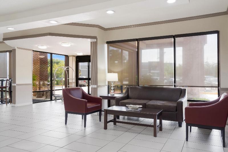 Red Roof Inn & Suites Jacksonville, Nc image