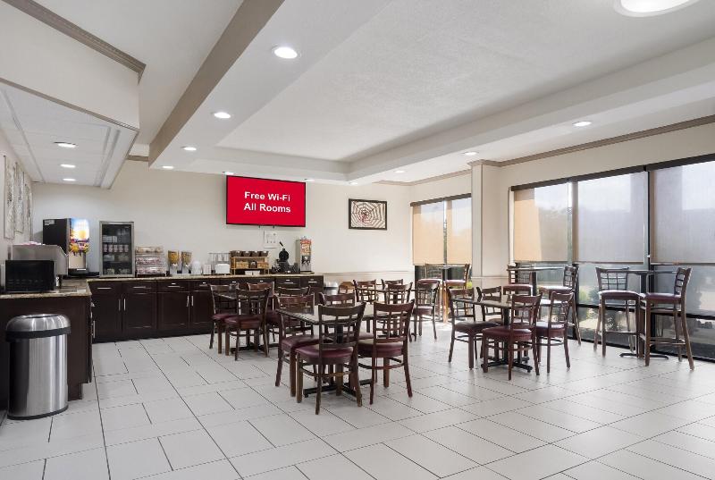 Red Roof Inn & Suites Jacksonville, Nc image