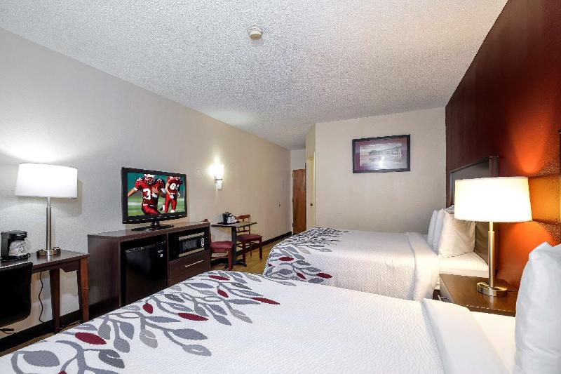 Red Roof Inn & Suites Jacksonville, Nc image