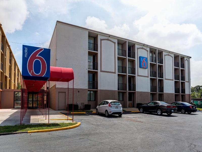 Motel 6 Jackson Tn image