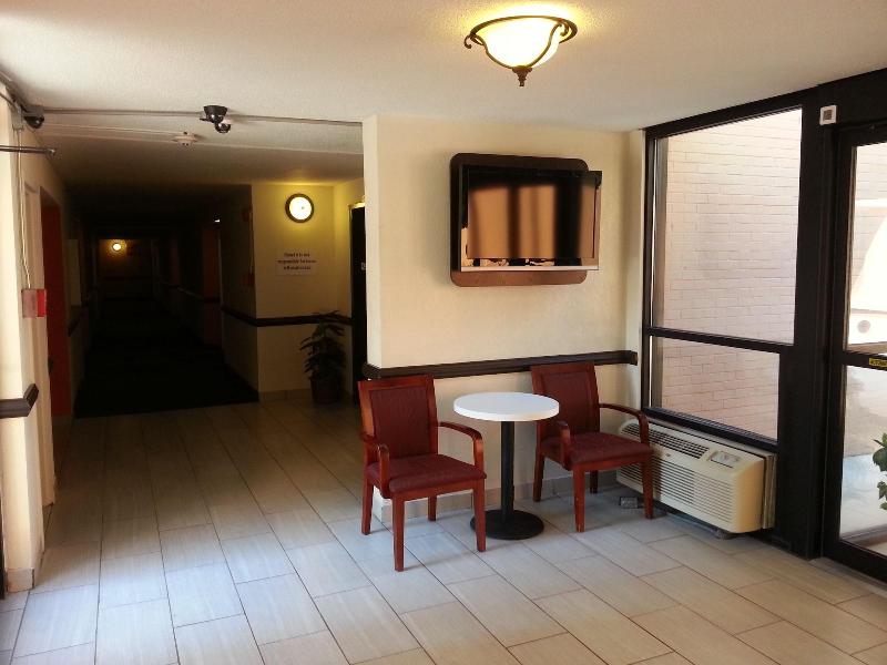 Motel 6 Jackson Tn image