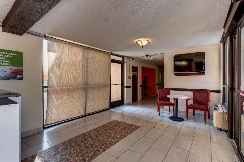 Motel 6 Jackson Tn image