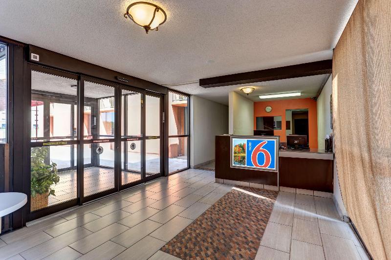 Motel 6 Jackson Tn image