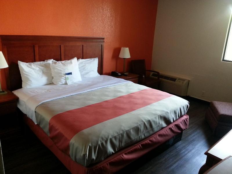 Motel 6 Jackson Tn image