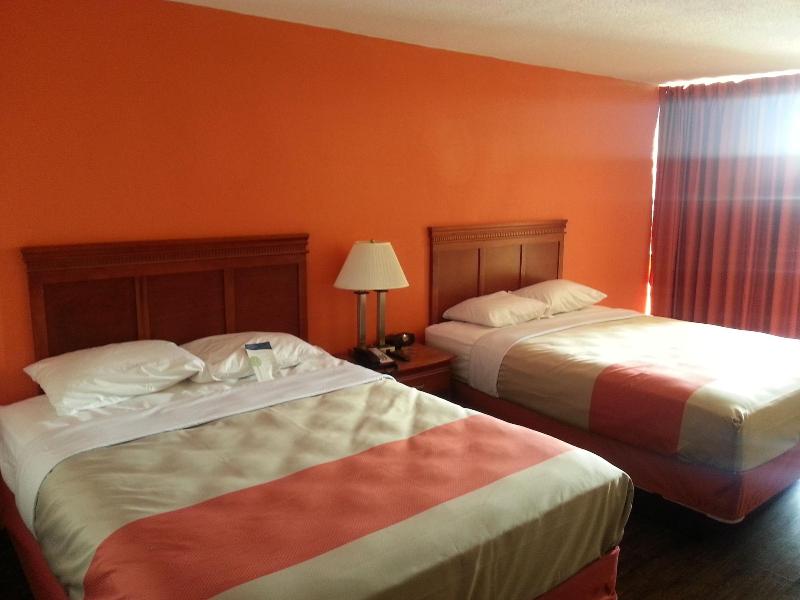 Motel 6 Jackson Tn image
