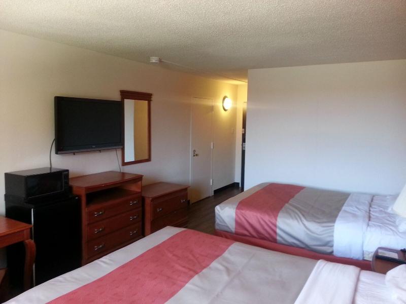 Motel 6 Jackson Tn image