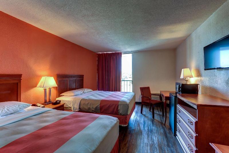 Motel 6 Jackson Tn image
