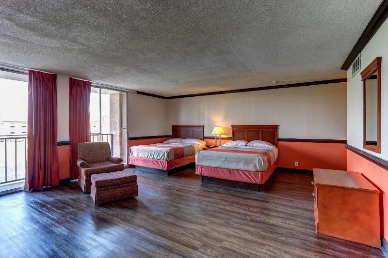 Motel 6 Jackson Tn image