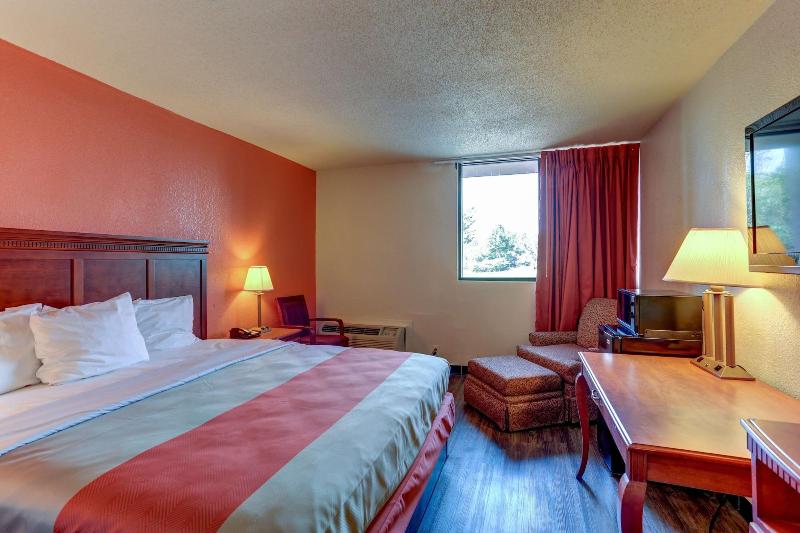Motel 6 Jackson Tn image