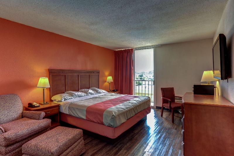 Motel 6 Jackson Tn image