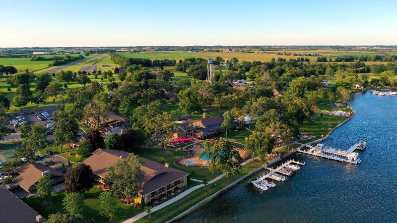 Lake Lawn Resort image