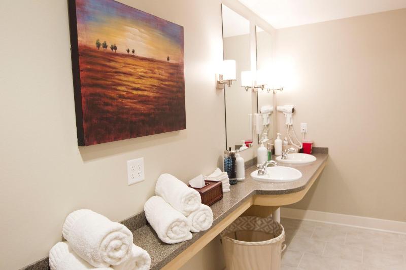 Lake Lawn Resort image