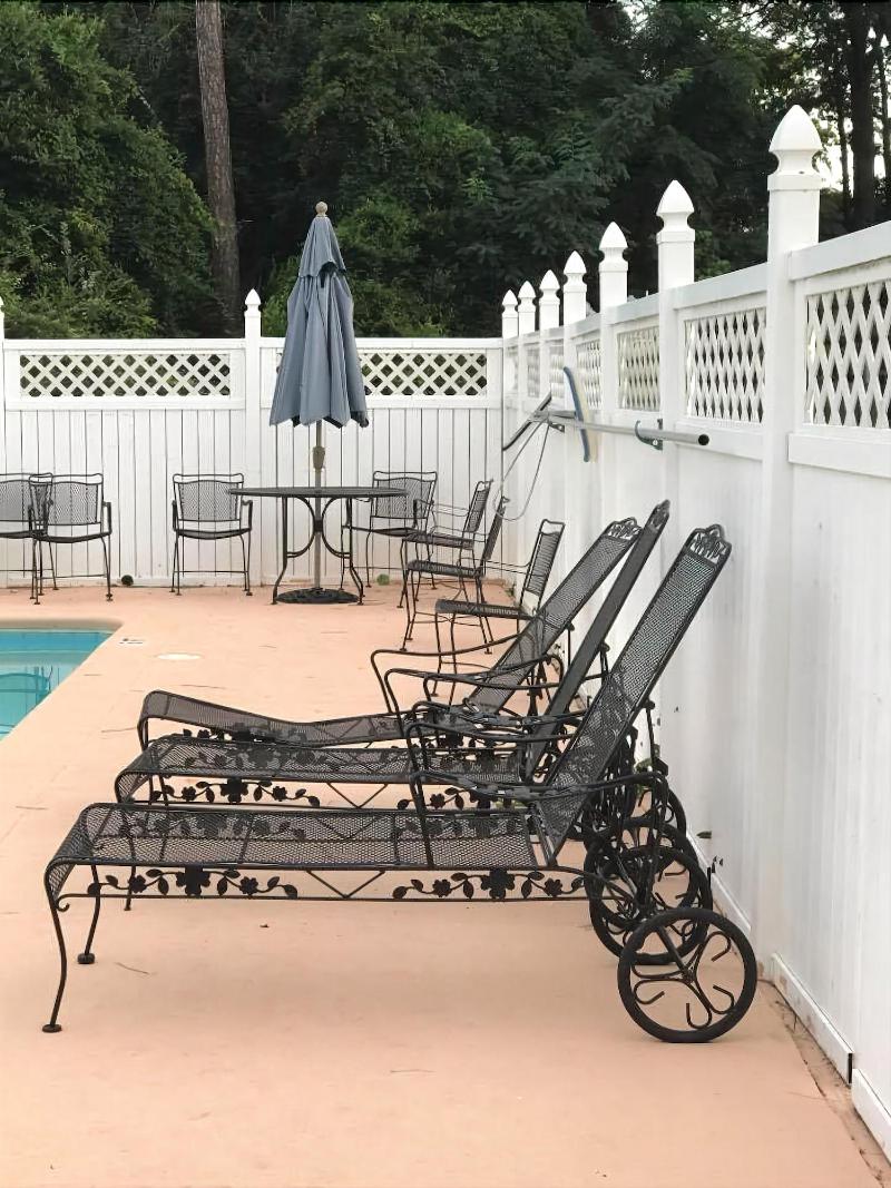 Budgetel Inn Suites Pine Mountain image