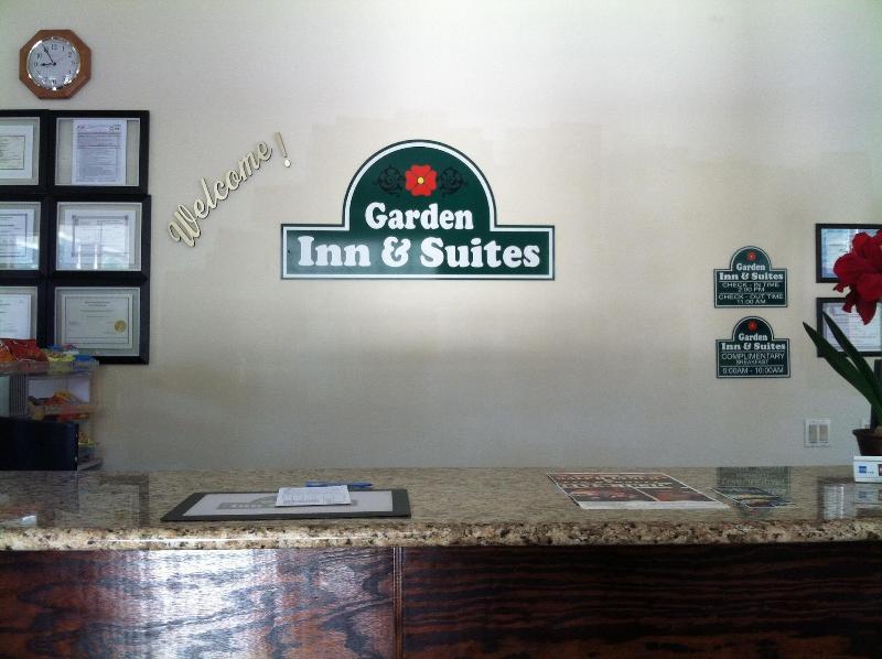 Budgetel Inn Suites Pine Mountain image